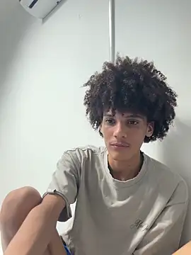 Snapshot of Max_Rain chatting on September 24, 2025, 1:42 am Max Rain online show from September 24, 2025, 1:42 am