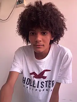 Snapshot of Max_Rain chatting on October 7, 2025, 7:22 pm Max Rain online show from October 7, 2025, 7:22 pm