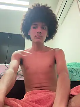 Snapshot of Max_Rain chatting on October 17, 2025, 10:01 pm Max Rain online show from October 17, 2025, 10:01 pm