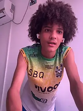 Snapshot of Max_Rain chatting on October 18, 2025, 5:35 pm Max Rain online show from October 18, 2025, 5:35 pm