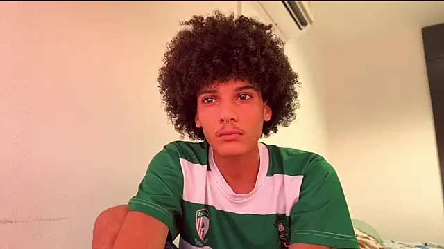 Snapshot of Max_Rain chatting on October 30, 2025, 8:09 pm Max Rain online show from October 30, 2025, 8:09 pm