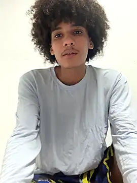 Snapshot of Max_Rain chatting on November 1, 2025, 12:23 am Max Rain online show from November 1, 2025, 12:23 am