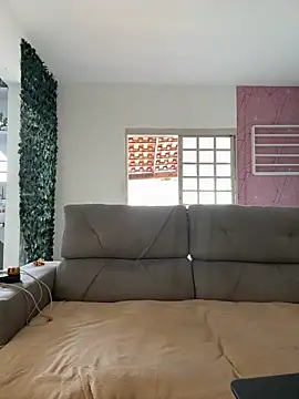 Chloe Leaozinho online show from November 9, 2025, 6:50 pm