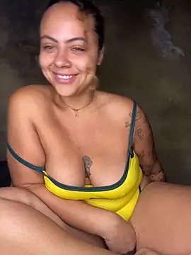 Chloe Leaozinho online show from May 3, 2026, 11:05 am