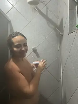 Chloe Leaozinho online show from May 27, 2026, 2:08 am