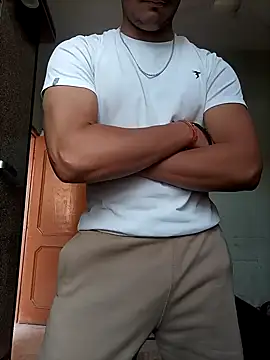 yourcrush0123 online show from December 17, 2025, 4:18 am