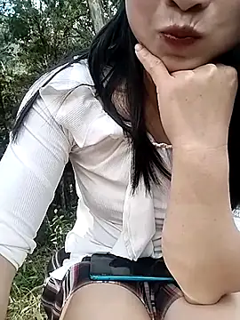 Snapshot of Tiyir597 chatting on September 28, 2025, 8:52 am Tiyir597 online show from September 28, 2025, 8:52 am