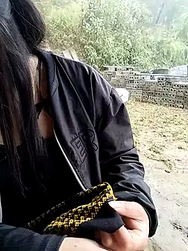 Snapshot of Tiyir597 chatting on October 7, 2025, 2:31 am Tiyir597 online show from October 7, 2025, 2:31 am