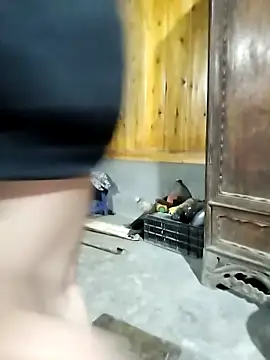 Snapshot of Tiyir597 chatting on October 17, 2025, 2:52 pm Tiyir597 online show from October 17, 2025, 2:52 pm