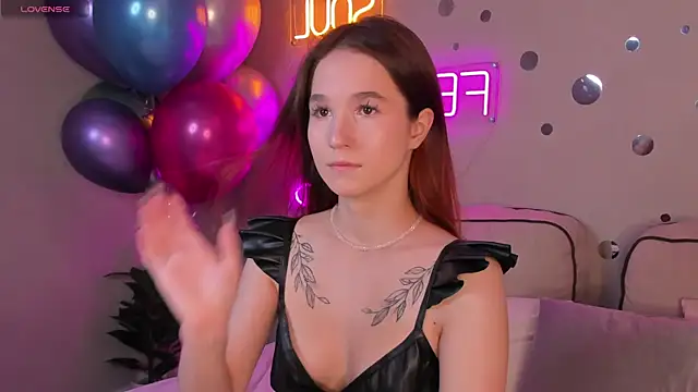 Snapshot of Eva_Hollowey chatting on September 22, 2025, 10:28 am Eva Hollowey online show from September 22, 2025, 10:28 am