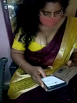 Snapshot of Jessi_25 chatting on February 19, 2026, 4:36 pm Jessi 25 online show from February 19, 2026, 4:36 pm