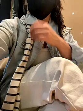 xiao-mo520 online show from November 2, 2025, 10:39 am