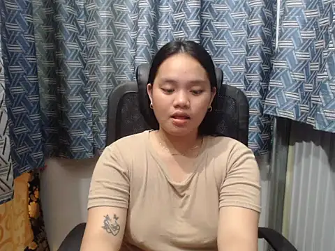 prettykrysgirl online show from August 8, 2026, 7:10 am