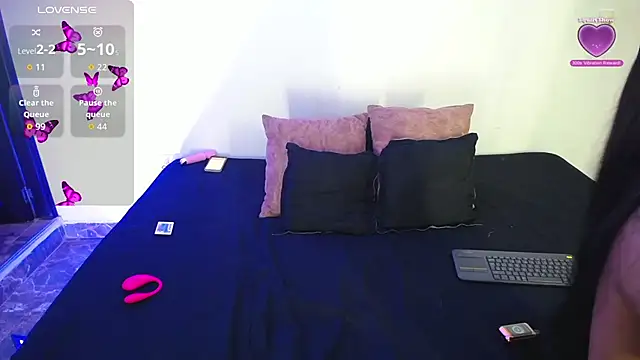 Snapshot of Dahiana_Le chatting on November 13, 2025, 6:29 pm Dahiana Le online show from November 13, 2025, 6:29 pm