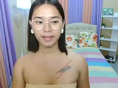 SeductiveAppleTS online show from May 4, 2026, 4:47 pm