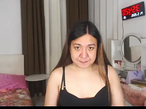 stellahugeX online show from May 13, 2026, 7:55 pm