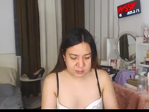 stellahugeX online show from June 26, 2026, 8:24 pm