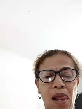 Snapshot of Merybeks chatting on September 14, 2025, 10:47 am Merybeks online show from September 14, 2025, 10:47 am