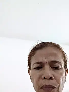 Snapshot of Merybeks chatting on September 27, 2025, 10:42 am Merybeks online show from September 27, 2025, 10:42 am
