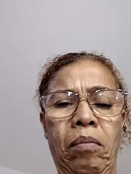 Snapshot of Merybeks chatting on October 18, 2025, 9:32 am Merybeks online show from October 18, 2025, 9:32 am