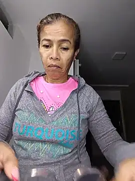 Snapshot of Merybeks chatting on July 25, 2026, 10:35 am Merybeks online show from July 25, 2026, 10:35 am