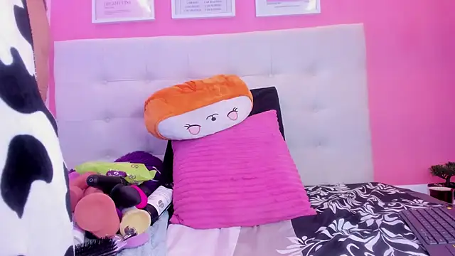 Snapshot of Willow_Wright chatting on February 25, 2026, 2:05 pm Willow Wright online show from February 25, 2026, 2:05 pm