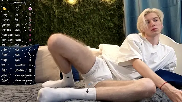 fiachand online show from November 22, 2025, 7:57 pm