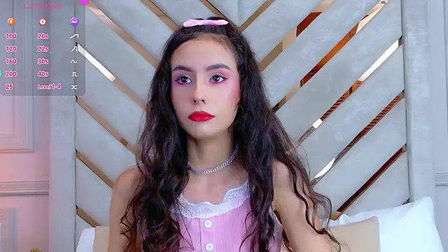 Snapshot of Sarah-Grace chatting on October 13, 2025, 2:44 am Sarah-Grace online show from October 13, 2025, 2:44 am