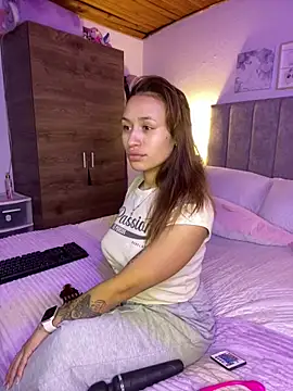 Snapshot of juliana-mancini chatting on October 6, 2025, 6:16 pm juliana-mancini online show from October 6, 2025, 6:16 pm