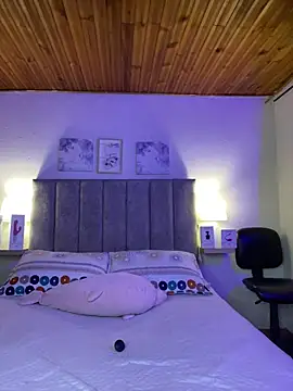 Snapshot of juliana-mancini chatting on October 25, 2025, 5:51 pm juliana-mancini online show from October 25, 2025, 5:51 pm