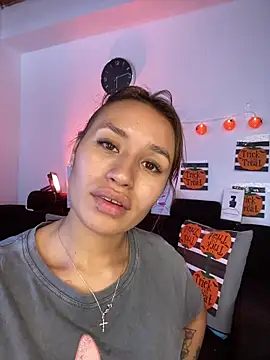 Snapshot of juliana-mancini chatting on October 27, 2025, 7:40 pm juliana-mancini online show from October 27, 2025, 7:40 pm