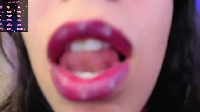 Miranda sexlove  online show from March 8, 2026, 7:06 pm