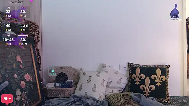 Snapshot of Etherealcat33 chatting on October 29, 2025, 1:02 pm Etherealcat33 online show from October 29, 2025, 1:02 pm