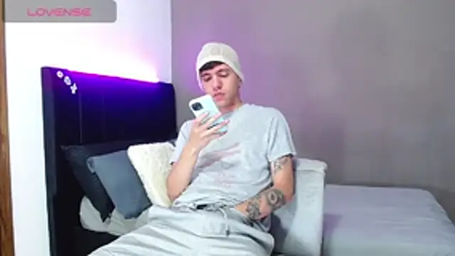 Matteo12  online show from March 11, 2026, 10:38 pm