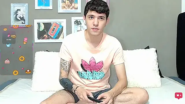 Matteo12  online show from June 4, 2026, 4:29 am