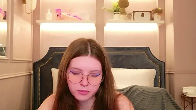 Gaby Essen online show from February 4, 2026, 8:58 pm