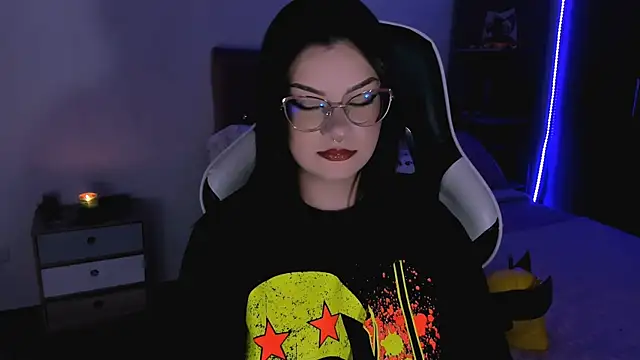 OphelianaRose33 online show from September 26, 2025, 10:14 pm