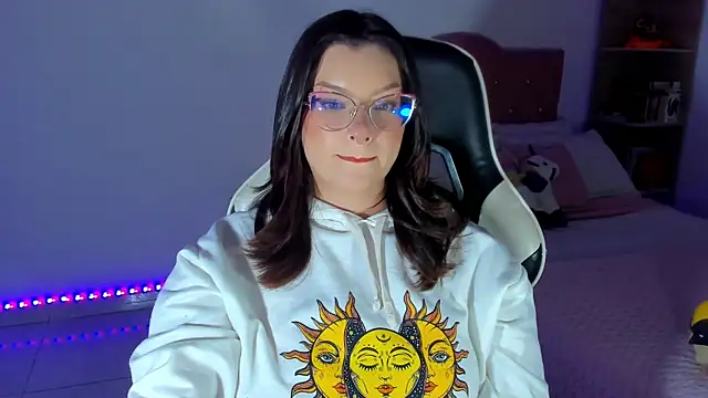 OphelianaRose33 online show from April 7, 2026, 1:55 pm