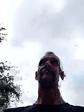 Snapshot of Hungwell1515 chatting on October 4, 2025, 5:33 pm Hungwell1515 online show from October 4, 2025, 5:33 pm