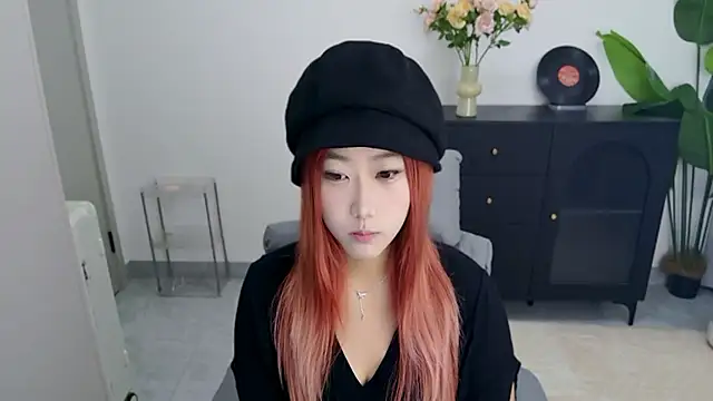 xiaouli online show from October 7, 2025, 1:47 am