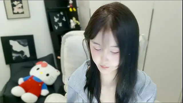 wanzi-1229 online show from October 26, 2025, 6:08 am