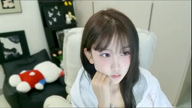 wanzi-1229 online show from October 31, 2025, 7:31 am