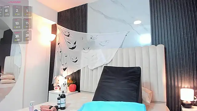 Samantha Claus online show from October 31, 2025, 4:13 am