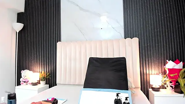 Samantha Claus online show from November 25, 2025, 3:50 am