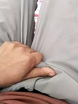 zorhotty online show from November 7, 2025, 5:40 am