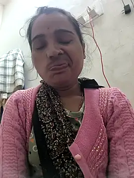 Hot raaani online show from December 19, 2025, 10:06 pm