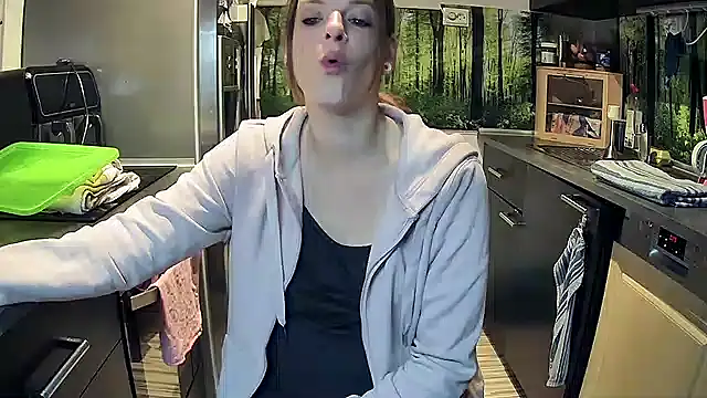 Snapshot of SexyMilf_37 chatting on October 7, 2025, 8:39 pm SexyMilf 37 online show from October 7, 2025, 8:39 pm