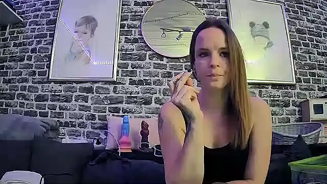 Snapshot of SexyMilf_37 chatting on October 28, 2025, 9:06 pm SexyMilf 37 online show from October 28, 2025, 9:06 pm