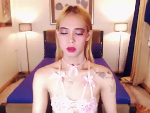 PreciousAmore online show from June 11, 2026, 9:24 pm