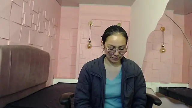 Snapshot of katalina07_1 chatting on September 19, 2025, 4:18 pm katalina07 1 online show from September 19, 2025, 4:18 pm